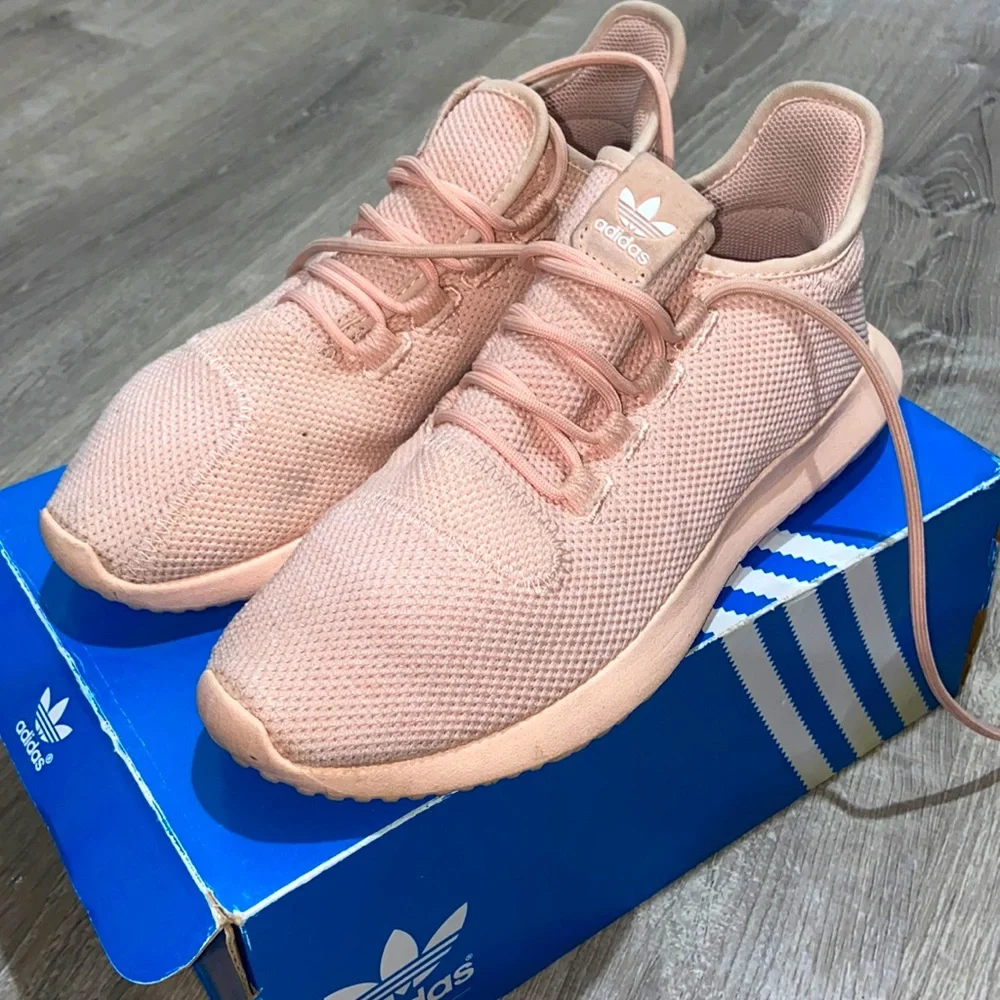 Adidas - Picture 1 of 5